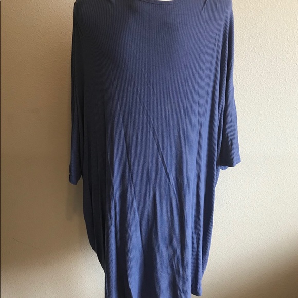 LuLaRoe Irma Top - Picture 3 of 3